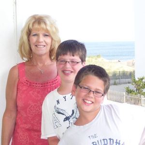 Meet your Posher, Sharon